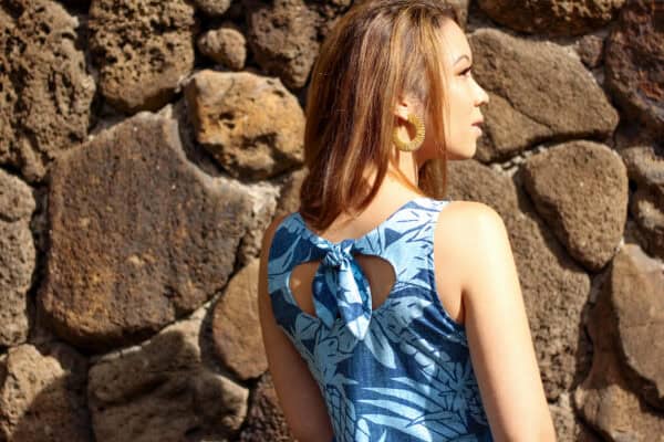 W182O.142.Blue Model Sidney Back shot looking to side W182O.142.Blue Model Sidney Back shot looking to side